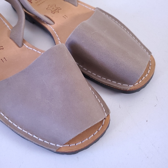 NEW Pons Avarcas Taupe Leather Classic Sandals Size 11 - Picture 3 of 10